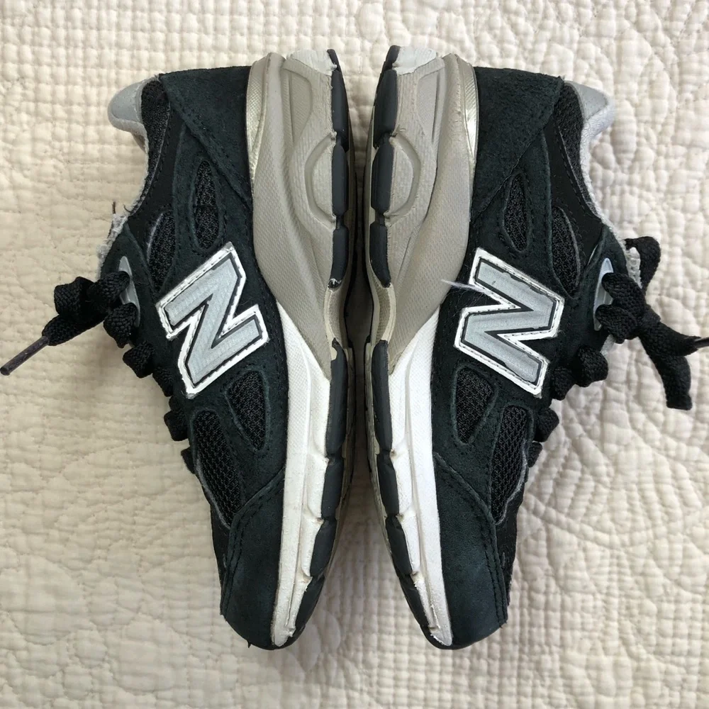 NEW BALANCE 990v3 Kids' Black Athletic Sneakers Size 11